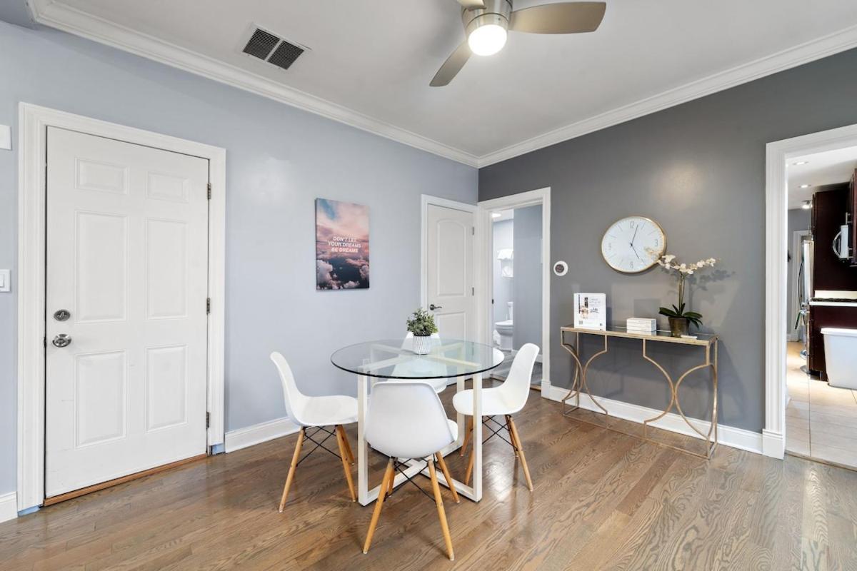 Stylish 2Br Urban Retreat In River West Чикаго Екстериор снимка