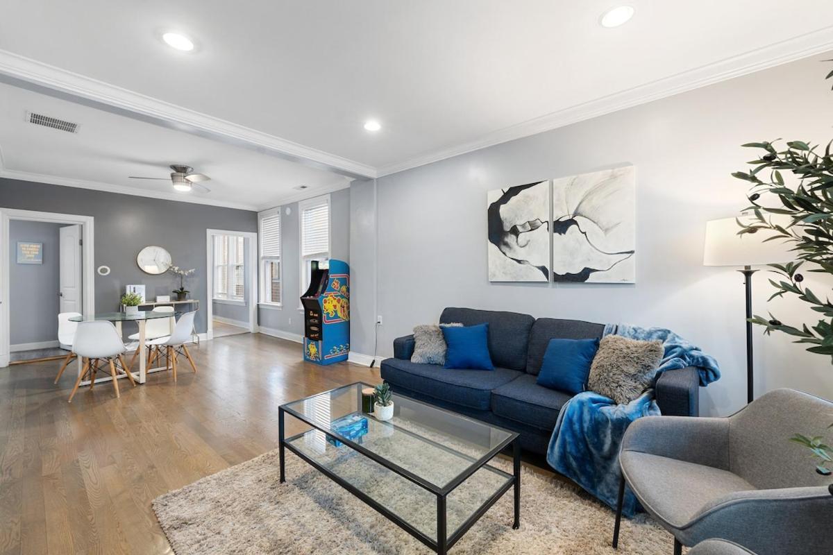 Stylish 2Br Urban Retreat In River West Чикаго Екстериор снимка