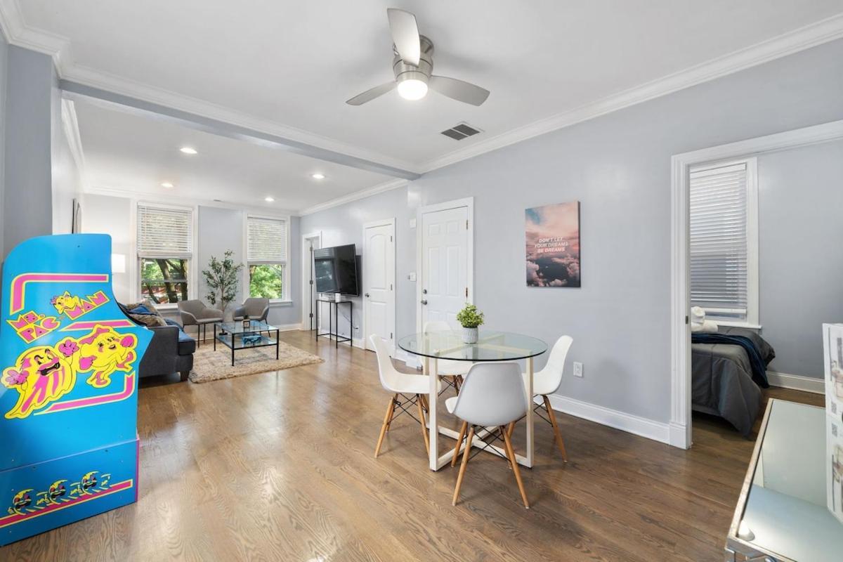 Stylish 2Br Urban Retreat In River West Чикаго Екстериор снимка